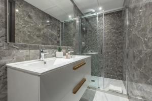 Appartements Residence Topaze - Central - Luxurious - 50m Croisette Palais - LRA CANNES : photos des chambres