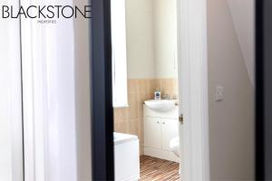 Cheerful one-bedroom house, with on-street parking by BPNE
