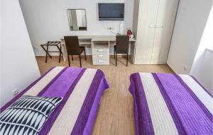 3 Bedroom Cozy Apartment In Split 