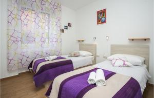 3 Bedroom Cozy Apartment In Split