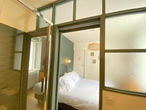 Hotels Hotel Saint-Michel : photos des chambres