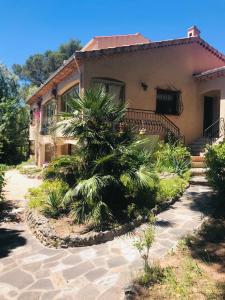 BOULOURIS - Grand 3 pièces 5 personnes avec terrasse à 5min à pied des plages