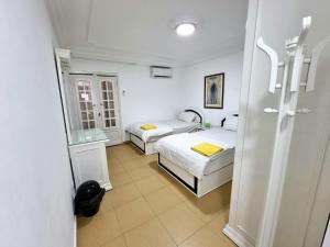 Amazing Nile View and Pyramids Apartment