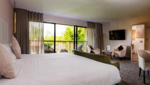 Deluxe Spa Double or Twin room in Hatherley Manor Hotel & Spa