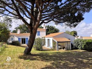 Maisons de vacances Grande maison pour 6 personnes - 300m de la plage : photos des chambres