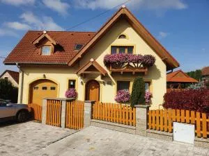 Žltý dom Vrbov - 旧柳博夫尼亚