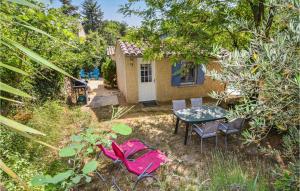 Maisons de vacances Stunning home in Salavas with 1 Bedrooms : photos des chambres