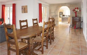 Maisons de vacances Nice home in Ferrals les Corbires with 3 Bedrooms, WiFi and Outdoor swimming pool : photos des chambres