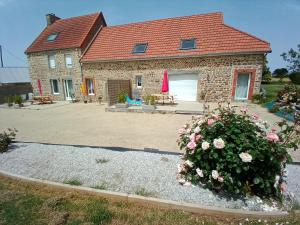 Maisons de vacances La Ferme d' Emerentine : photos des chambres