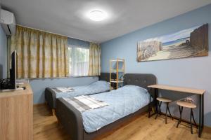 Top Center, Sea Garden, Brand New Studio - Majestic