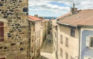 Nice Apartment In Pradelles With Wifi - Coucouron