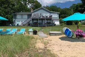 Bayfront Wareham Retreat with Private Beach! - Riverside