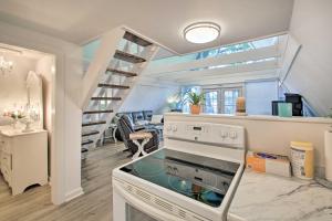 Deck, Boat Slip and Views Lake Hamilton Cabin!