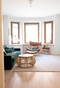 2ndhomes Luxurious 144 m2 Stylish 3 Bedroom Center Apartment