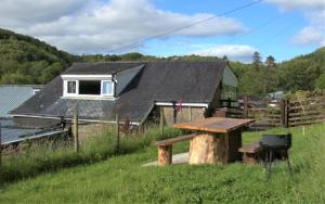 Abergwynant Farm Glamping & Apartments