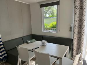 Campings Mobilhome tout confort M9 domaine de Lanniron : photos des chambres