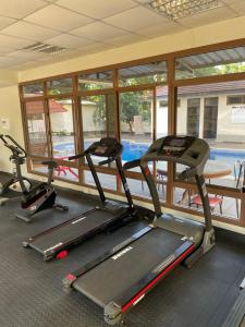 3BR with pool & gym Apartment by MAS