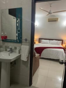 3BR with pool & gym Apartment by MAS