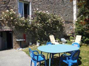 B&B / Chambres d'hotes LES DEUX RIVIERES - Chambres & Table d'Hotes - : photos des chambres