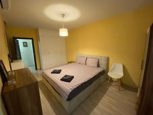 Modern & Central 1BR Apartment with lovely terrace