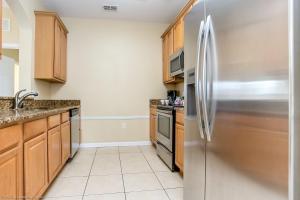 4814 Cayview Avenue #401