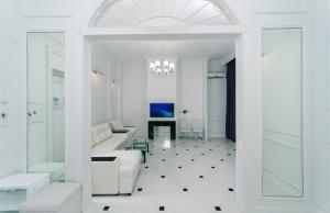 VIP near Premier Palace & Arena city