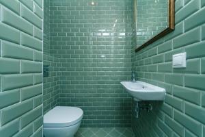 VIP near Premier Palace & Arena city