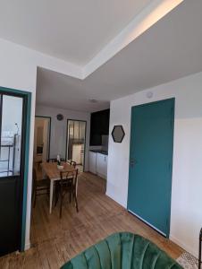 Appartements Charmant T2 bis proche Gare et Centre Ville - Parking proche : photos des chambres