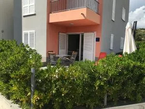 Appartement Sesil à Poljica -Marina- Trogir - Dalmatie, Croatie 200m de la plage - Vrsine