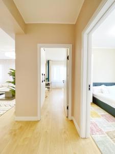 105m2 Central 3 BR new apartment w airport pickup