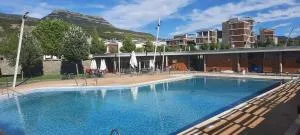 ALTA MONTAÑA - GOLF & RELAX - PIRINEO DE HUESCA - VALLE de TENA - Latas