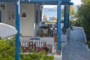 Georges beach studios Aliki Paros