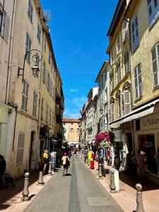 Appartements Superbe appartement en plein centre du vieil Antibes : photos des chambres