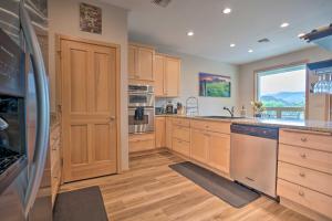 Lake Chelan Home with Boat Dock and Slip