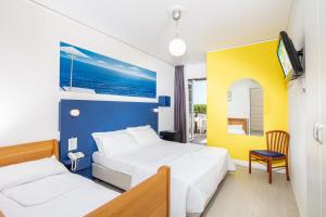 Triple Room room in Hotel Alexander