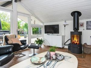 6 person holiday home in Brovst