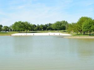 Gîte rénové au calme avec jardin, terrasse et accès à une plage aménagée - FR-1-306-1219