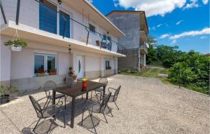 Awesome home in Bregi with Jacuzzi, WiFi and 4 Bedrooms