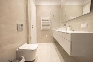 Acropolis Urban Life