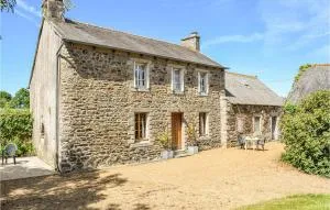 Gorgeous Home In Quemper Guezennec - Trémeven