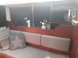 Bateaux-hotels Voilier logement spacieux a louer au port - Gruissan Plage - 11 Aude : photos des chambres