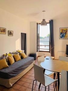 Appartements Sur les quais... : photos des chambres