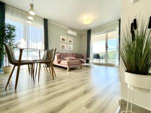 Forest View Apartment