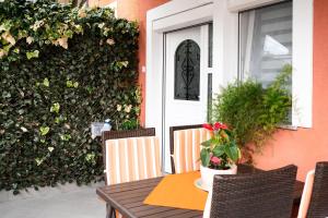 Apartment Ovcica with terrace in Izola