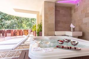 Suite with Hot Tub room in Boutique Hotel Paradiso