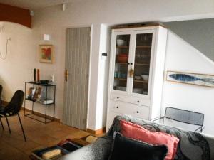 Yellow House - Checkinhome