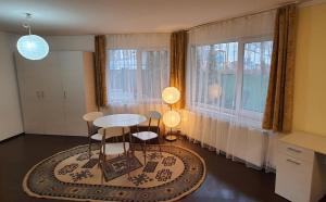 Lexington Apartments