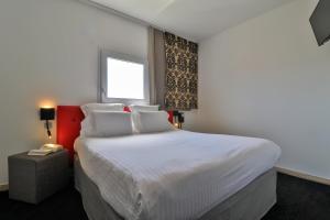 Hotels Kyriad Frejus - Centre : photos des chambres