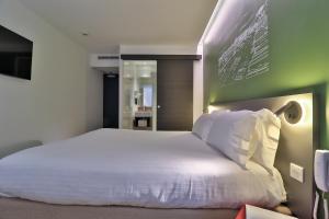 Hotels Kyriad Frejus - Centre : photos des chambres