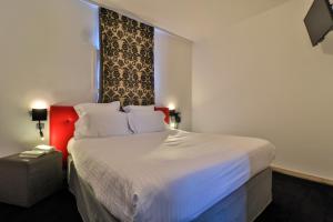 Hotels Kyriad Frejus - Centre : photos des chambres